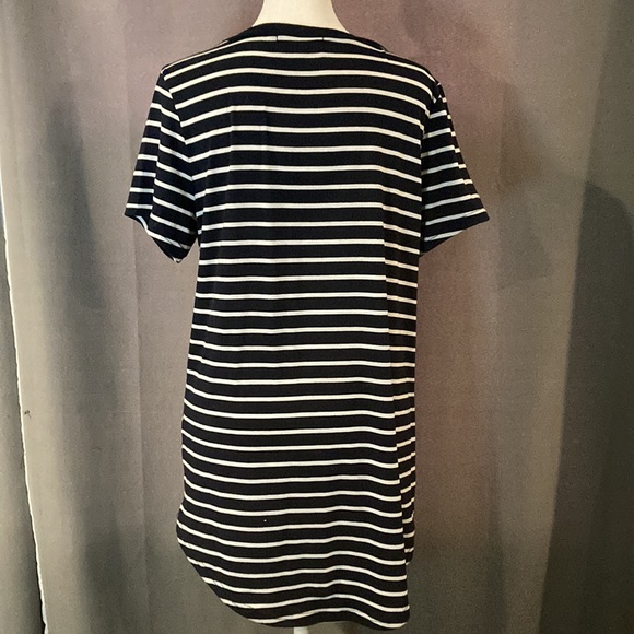 NWOT NEVER WORN WOMENS SZ M SIMPLY SOUTHERN SEQUINED TOP SHORT SLEEVE - Picture 5 of 7